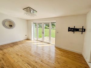 Lounge- click for photo gallery